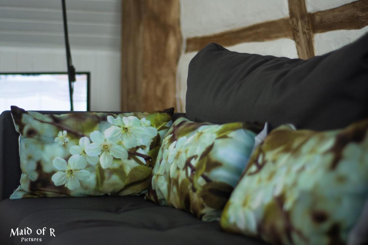 Hof Vierzehnender Im Hohen Venn - 70Qm Fachwerk-Studio - Grosses Wohn-Schlafzimmer Mit Dachterrasse Und Kaminofen - Separate Kueche - Perfekt Fuer Paare - Monschau - Eifel - Hunde Willkommen - Islandpferde 외부 사진