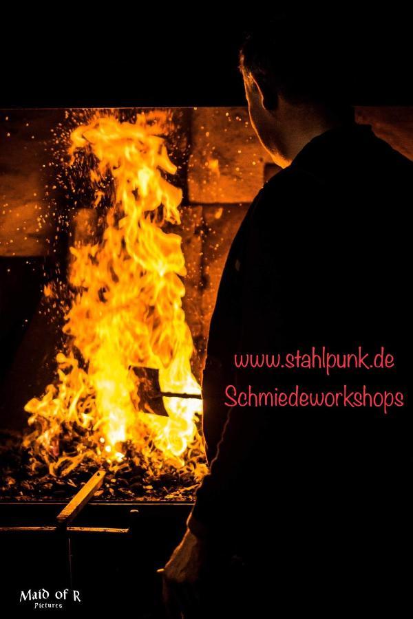 Hof Vierzehnender Im Hohen Venn - 70Qm Fachwerk-Studio - Grosses Wohn-Schlafzimmer Mit Dachterrasse Und Kaminofen - Separate Kueche - Perfekt Fuer Paare - Monschau - Eifel - Hunde Willkommen - Islandpferde 외부 사진
