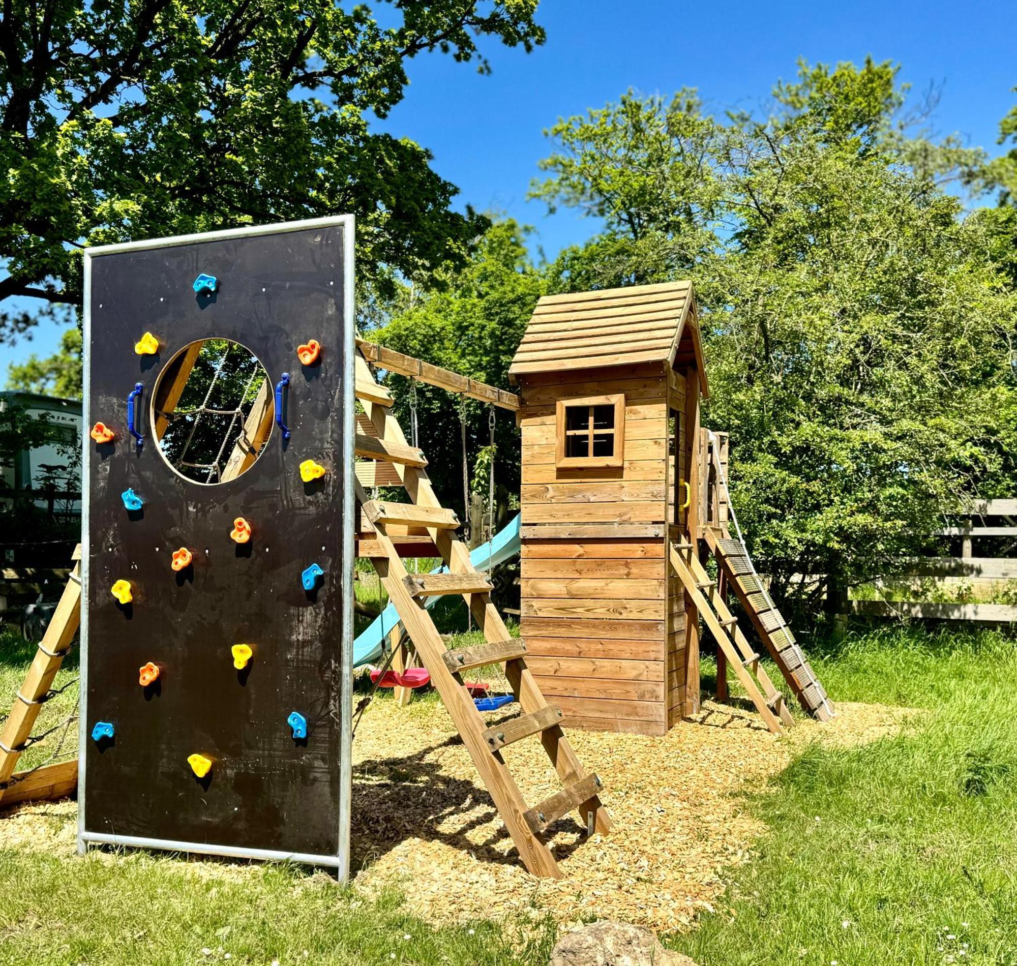 Hof Vierzehnender Im Hohen Venn - 70Qm Fachwerk-Studio - Grosses Wohn-Schlafzimmer Mit Dachterrasse Und Kaminofen - Separate Kueche - Perfekt Fuer Paare - Monschau - Eifel - Hunde Willkommen - Islandpferde 외부 사진